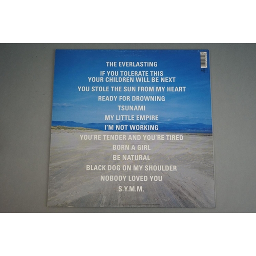 118 - Vinyl - Two Manic Street Preachers LP to include Everything Must Go on Epic 4839301 with insert, and... 