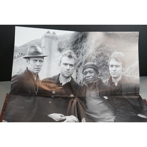 224 - Vinyl - The Good, The Bad & The Queen LP on Parlophone 3730671 featuring Damon Albarn, with poster, ... 