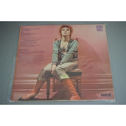 59 - Vinyl - 2 David Bowie LP's to include Space Oddity (LSP 4813) RCA orange label with lyric inner, no ... 