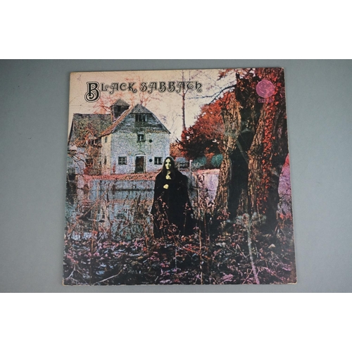 60 - Vinyl - 5 Black Sabbath LP's to include Self Titled (V 06) third pressing, small swirl label, no Ver... 