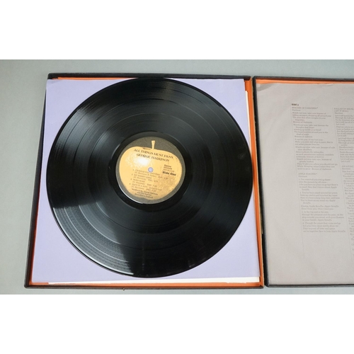 76 - Vinyl - George Harrison All Things Must Pass (Apple STCH 639) US box. 
 Lyric inners and poster Vg+,... 