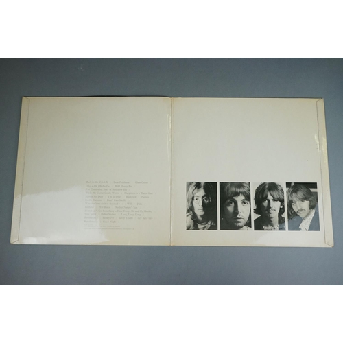 77 - Vinyl - The Beatles White Album (PCS 7067/8) Stereo No 0417891, top loader, black inners Vg.  No pos... 