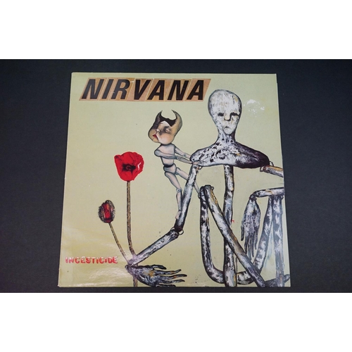 610 - Vinyl - Nirvana 2 LP's to include Bleach (TUPLP6) black vinyl version, and Incesticide (GEF 24504) s... 