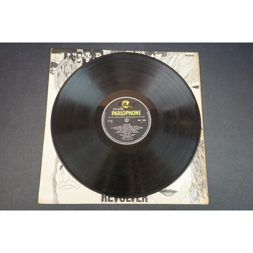 616 - Vinyl - The Beatles 4 LP's plus Magical Mystery Tour EP (MMT A1/B1) blue lyrics intact.  LP's are Ye... 