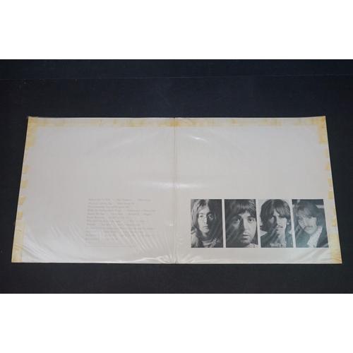 707 - Vinyl - The Beatles White Album (PMC 7067/8) No 0077487 side opener, 4 photographs, poster, white in... 