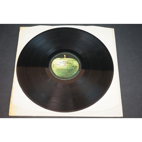 707 - Vinyl - The Beatles White Album (PMC 7067/8) No 0077487 side opener, 4 photographs, poster, white in... 