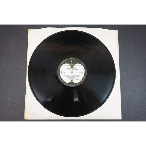 707 - Vinyl - The Beatles White Album (PMC 7067/8) No 0077487 side opener, 4 photographs, poster, white in... 