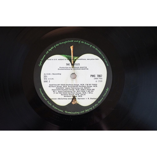 707 - Vinyl - The Beatles White Album (PMC 7067/8) No 0077487 side opener, 4 photographs, poster, white in... 