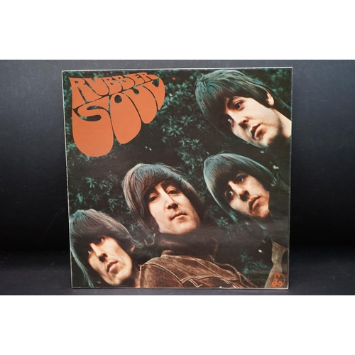 735 - Vinyl - 4 Beatles LPs to include Rubber Soul (PCS 3075) and Revolver (PCS 7009) both 2 boxed EMI lab... 