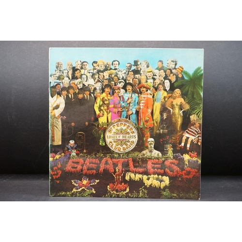 736 - Vinyl - The Beatles Sgt Pepper (PCS 7027) The Gramophone Co Ltd, Sold In The UK and 33 and a Third t... 