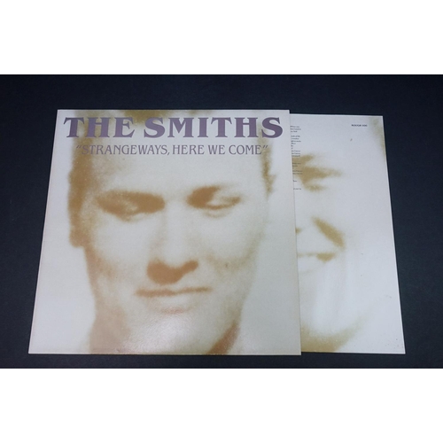 743 - Vinyl - 2 The Smiths LP's to include The World Won't Listen (Rough Trade 101) and Strangeways Here W... 