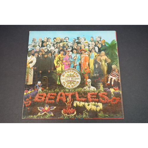 766 - Vinyl - The Beatles 7 LP's to include Sgt Pepper (PMC 7027) nice copy with pink & red inner, insert ... 