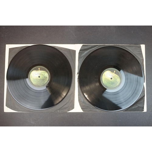 185 - Vinyl - The Beatles White Album (PMC 7067/8) No 0096644 top loader with 4 photographs and 1 poster, ... 