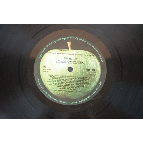 185 - Vinyl - The Beatles White Album (PMC 7067/8) No 0096644 top loader with 4 photographs and 1 poster, ... 