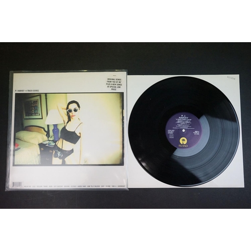 235 - Vinyl - Two LPs to include PJ Harvey 4 Track Demos on Island ILPM2079 and Bjork Debut TPLP31 both vg... 