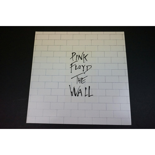 242 - Vinyl - Three Pink Floyd LPs to include The Piper At The Gates of Dawn 2 PL on Harvest SHDW403 with ... 