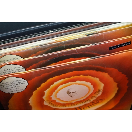 288 - Vinyl - 20 Stevie Wonder LPS featuring duplication to include Hotter Than July, Songs In The Key of ... 