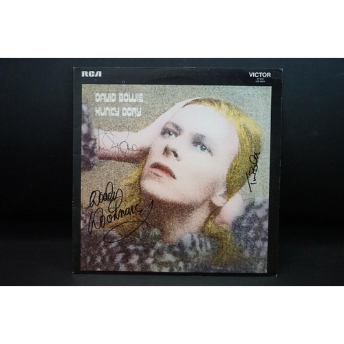 489 - Vinyl & Autographs - David Bowie Hunky Dory on Victor SF 8244 signed to the front by Mick Ronson, Wo... 