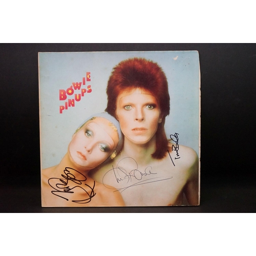 492 - Vinyl & Autographs - David Bowie Pinups RCA APL1-0291.  Signed to front sleeve by Mick Ronson, Trevo... 