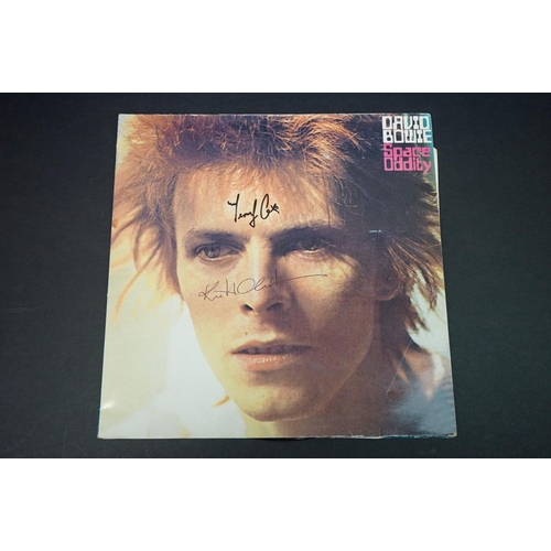 501 - Vinyl & Autographs - David Bowie 3 copies of Space Oddity to include LSP 4813 signed to front sleeve... 