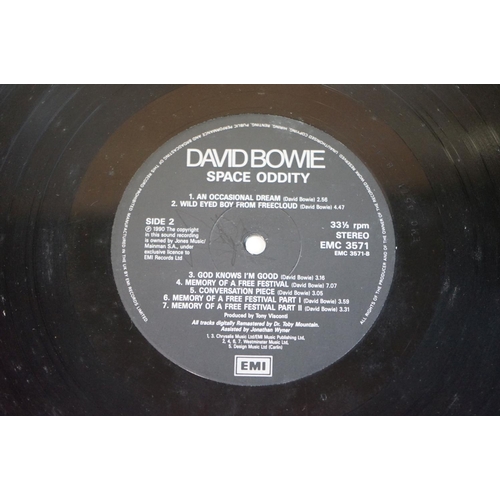 501 - Vinyl & Autographs - David Bowie 3 copies of Space Oddity to include LSP 4813 signed to front sleeve... 