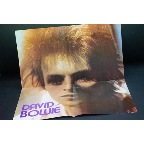 501 - Vinyl & Autographs - David Bowie 3 copies of Space Oddity to include LSP 4813 signed to front sleeve... 