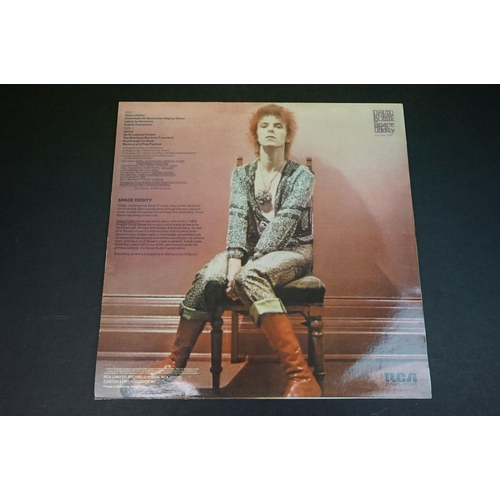 501 - Vinyl & Autographs - David Bowie 3 copies of Space Oddity to include LSP 4813 signed to front sleeve... 