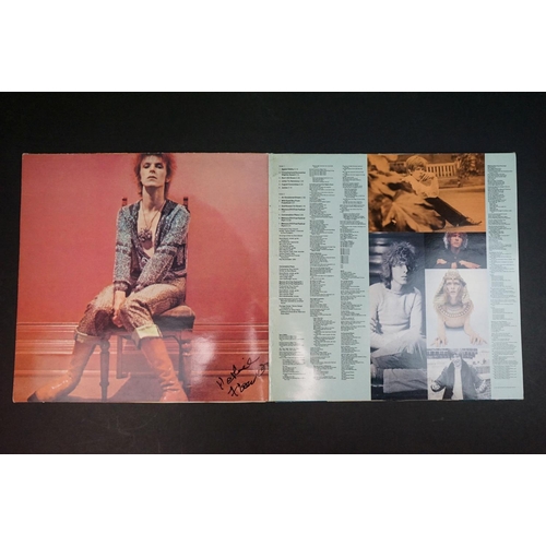 501 - Vinyl & Autographs - David Bowie 3 copies of Space Oddity to include LSP 4813 signed to front sleeve... 