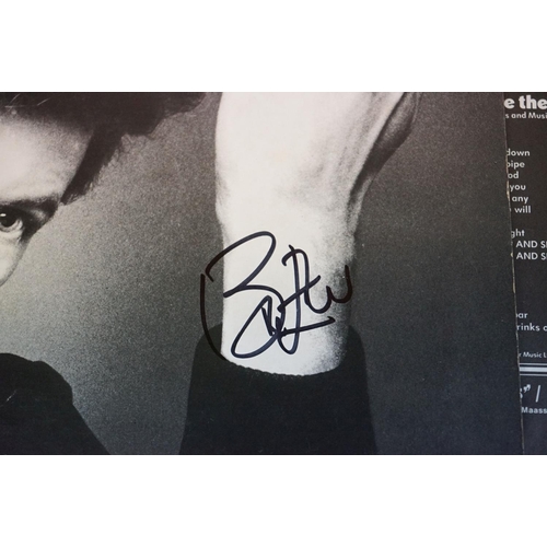 502 - Vinyl & Autographs - David Bowie 2 copies of Heroes to include AFL1-2522 & PL 42 372 both signed on ... 