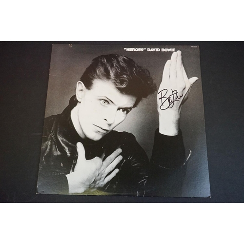 502 - Vinyl & Autographs - David Bowie 2 copies of Heroes to include AFL1-2522 & PL 42 372 both signed on ... 