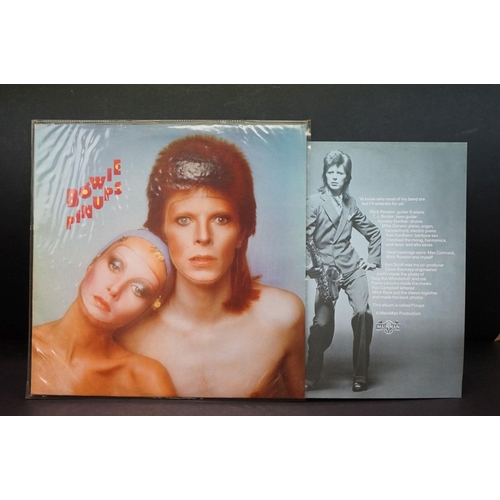 600 - Vinyl - 6 David Bowie LP's to include Hunky Dory (NL 83844) German press with black & silver RCA lab... 