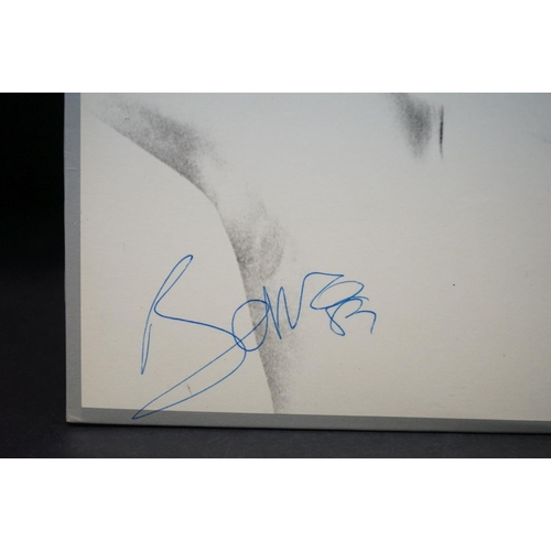 609 - Vinyl & Autographs - U2 3 LP's to include October (ILPS 9680), War (ILPS 9733) and Boy (ILPS 9646). ... 