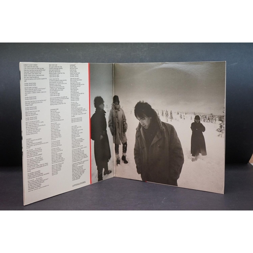 609 - Vinyl & Autographs - U2 3 LP's to include October (ILPS 9680), War (ILPS 9733) and Boy (ILPS 9646). ... 