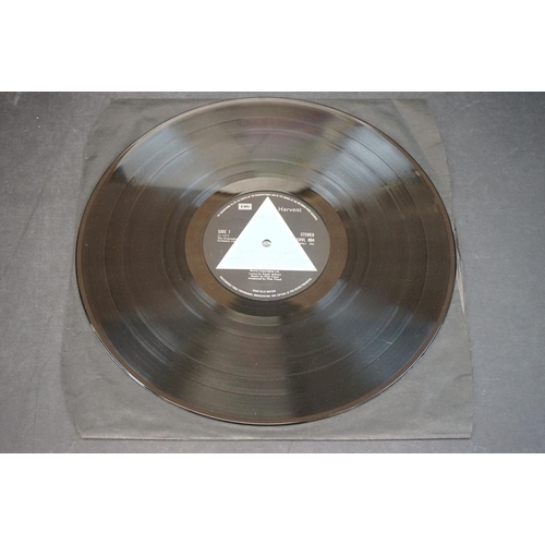 540 - Vinyl - Pink Floyd Dark Side Of The Moon (SHVL 804) solid light blue triangle, black inner, no poste... 