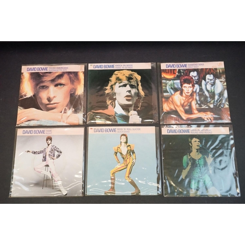 579 - Vinyl - David Bowie, a collection of 18 x 7