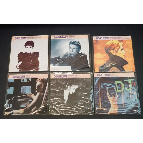 579 - Vinyl - David Bowie, a collection of 18 x 7