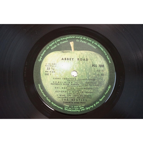 626 - Vinyl - The Beatles Abbey Road (PCS 7088) Stereo, Made In France by Pathe Macroni, Her Majesty credi... 