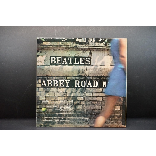 626 - Vinyl - The Beatles Abbey Road (PCS 7088) Stereo, Made In France by Pathe Macroni, Her Majesty credi... 