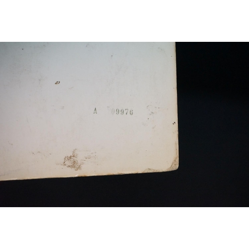 636 - Vinyl - The Beatles White Album (PCSO 7067/8) top loader Australian pressing No A09976, the A number... 