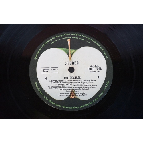 636 - Vinyl - The Beatles White Album (PCSO 7067/8) top loader Australian pressing No A09976, the A number... 