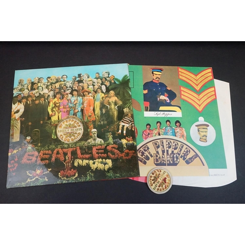 639 - Vinyl - The Beatles Sgt Pepper (PMC 7027) Sold In UK and Gramophone Co Ltd to label, matrices -1 -1 ... 