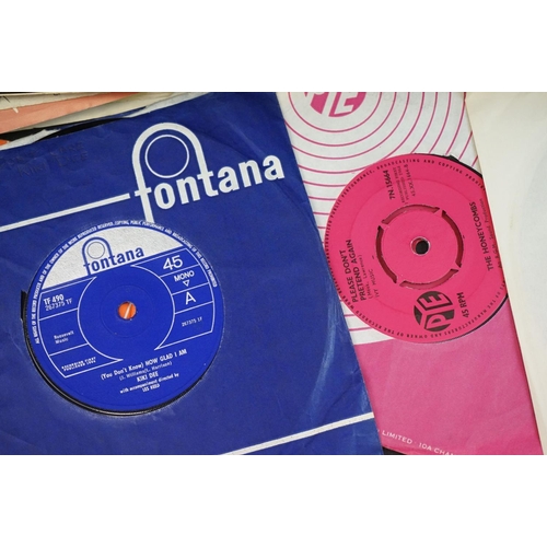 643 - Vinyl - Approx 60 pop 45's, flexis and EP's covering the 1950's & 60's in the main spanning genres a... 