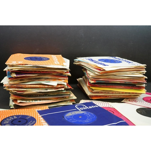 643 - Vinyl - Approx 60 pop 45's, flexis and EP's covering the 1950's & 60's in the main spanning genres a... 