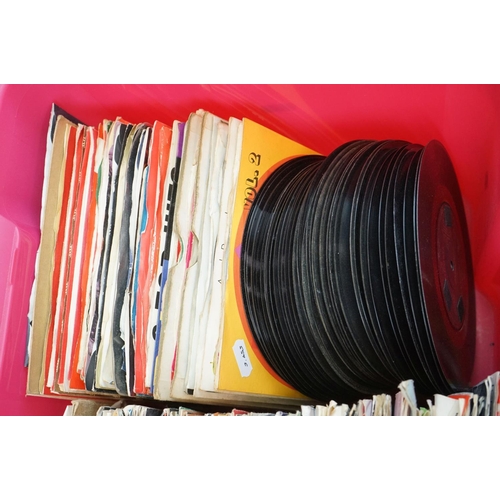 657 - Vinyl - Pop collection of over 200 7 inch singles spanning genres and decades from 60's onwards.  Co... 