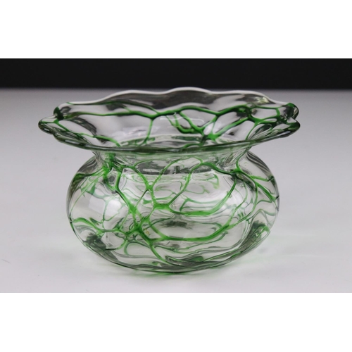 44 - Stuart & Sons Stourbridge, an Art Nouveau clear blown glass bowl with green glass threading decorati... 