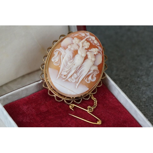 188 - A collection of 9ct gold ladies jewellery to include necklace, brooch and earrings.