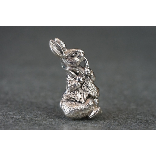 192 - Silver Peter Rabbit style brooch