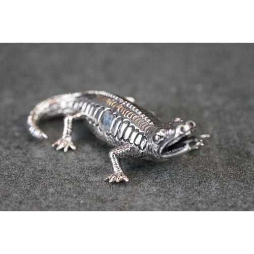 195 - Silver figure of a lizard