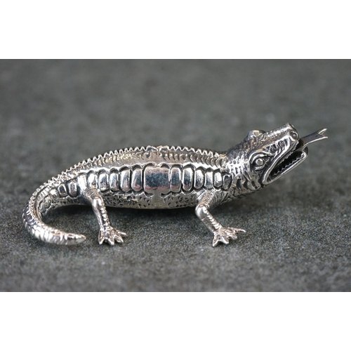 195 - Silver figure of a lizard