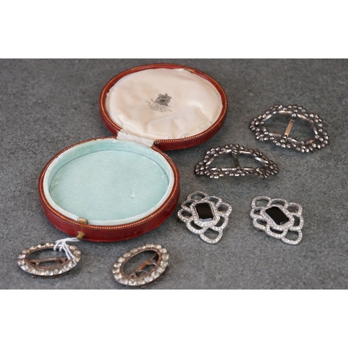 200 - A collection of 19th & 20th century buckles contained within a vintage display box.
